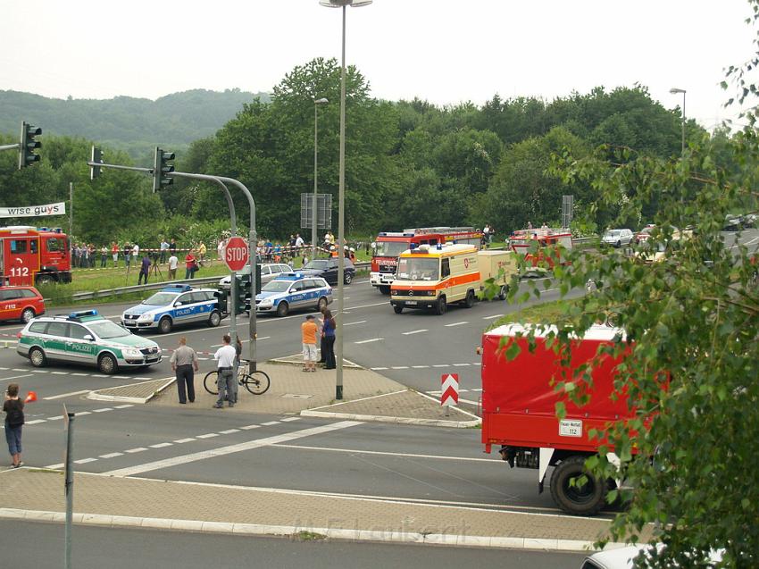 Schwerer Unfall mit Reisebus Lohmar Donrather Dreieck P525.JPG